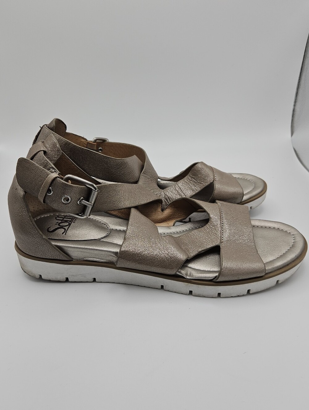 Sofft Mirabelle Anthracite Grid metallic leather sandals size 8.5M